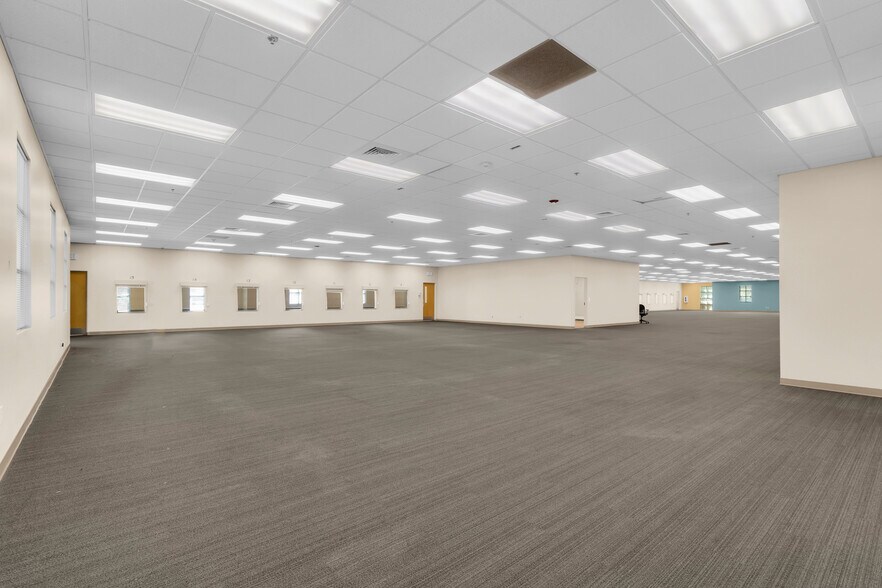 More Photos Of 1201 E Oak St, Kissimmee Office For Sale