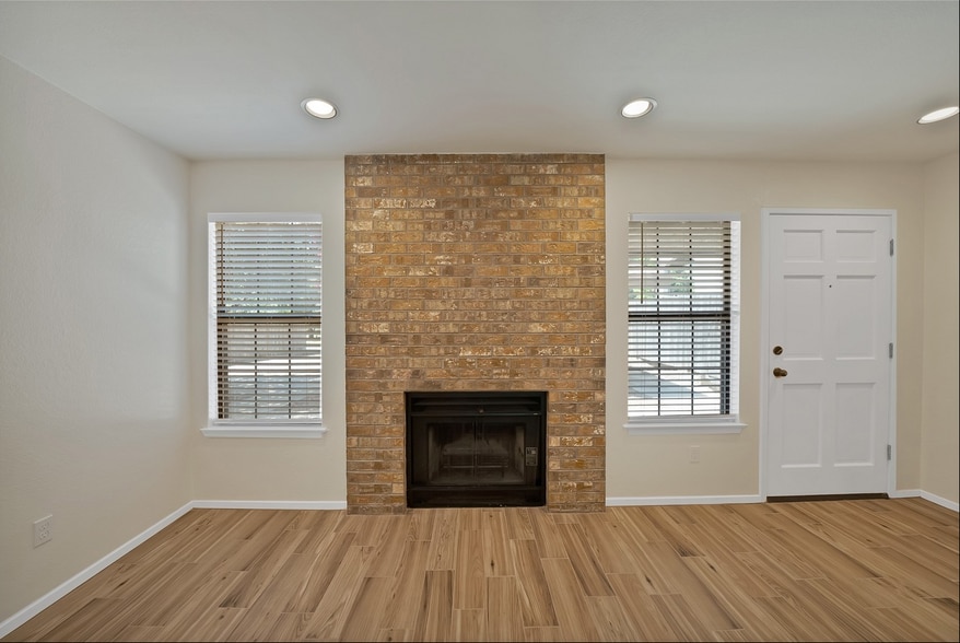 More Photos Of 2415 Sanguinet St, Fort Worth Apartments For Sale