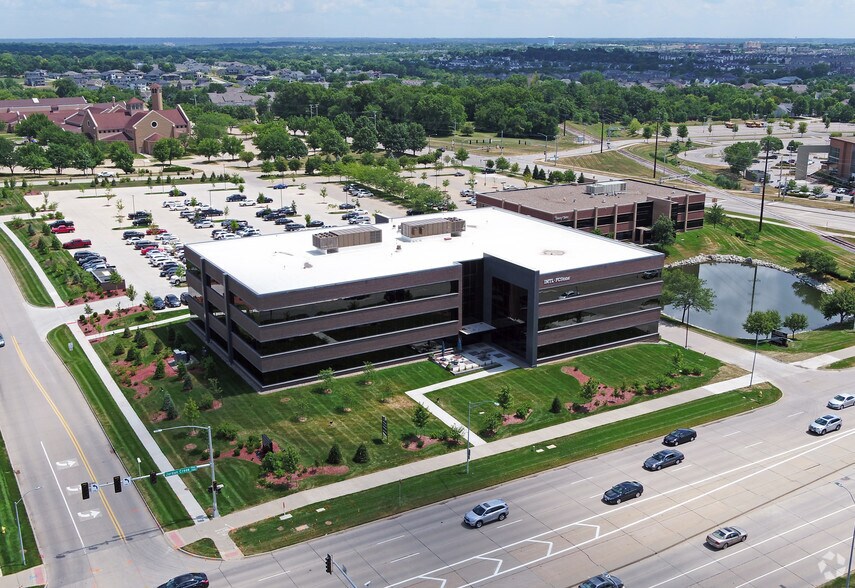 More Photos Of 1075 Jordan Creek Pky, West Des Moines Office For Lease