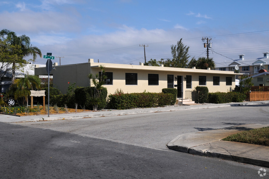 Primary Photo Of 920 3rd Ave N, Lake Worth Office For Sale