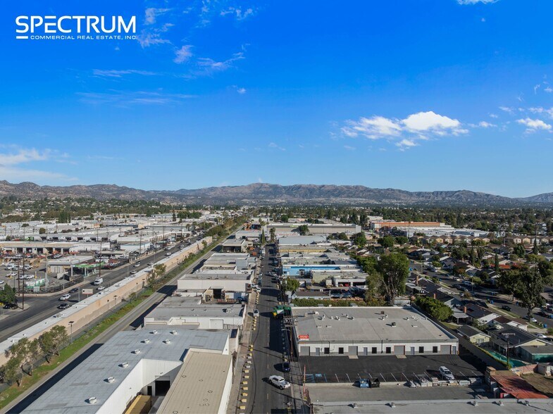 More Photos Of 7638 Deering Ave, Canoga Park Manufacturing For Sale