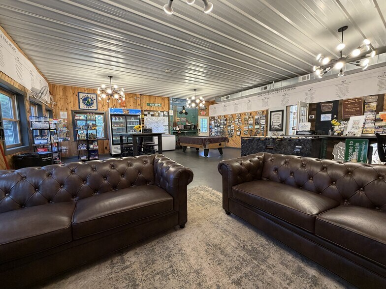 More Photos Of 3917 Point of View Trl, Phelps Hotel For Sale