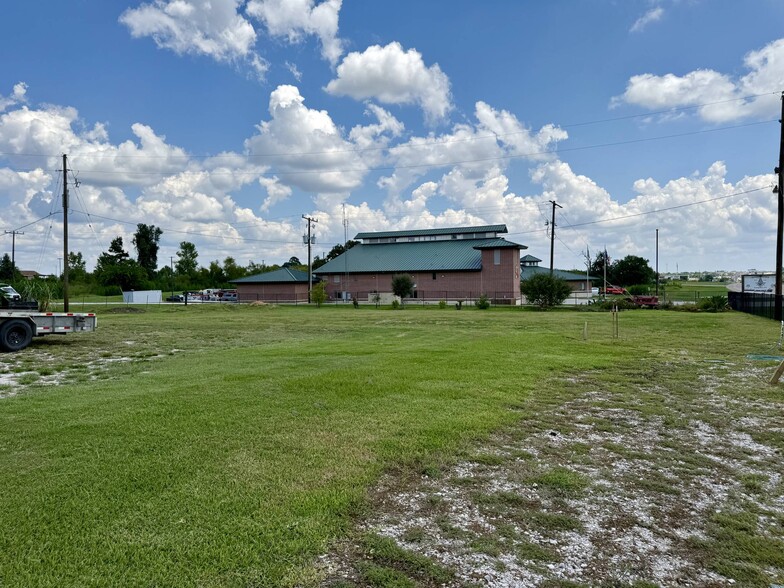 More Photos Of 20698 Eva St, Montgomery Garden Center For Lease