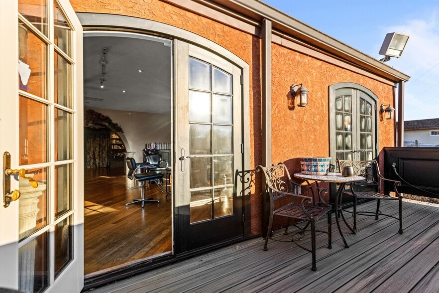 More Photos Of 6610 Lower York Rd, New Hope Freestanding For Sale