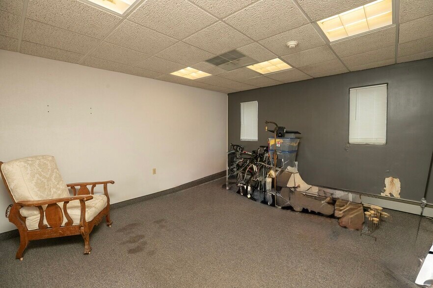 More Photos Of 307 E Center St, Rochester Office For Sale