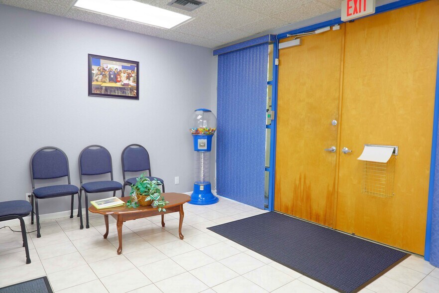More Photos Of 6800 W Commercial Blvd, Lauderhill Office For Lease