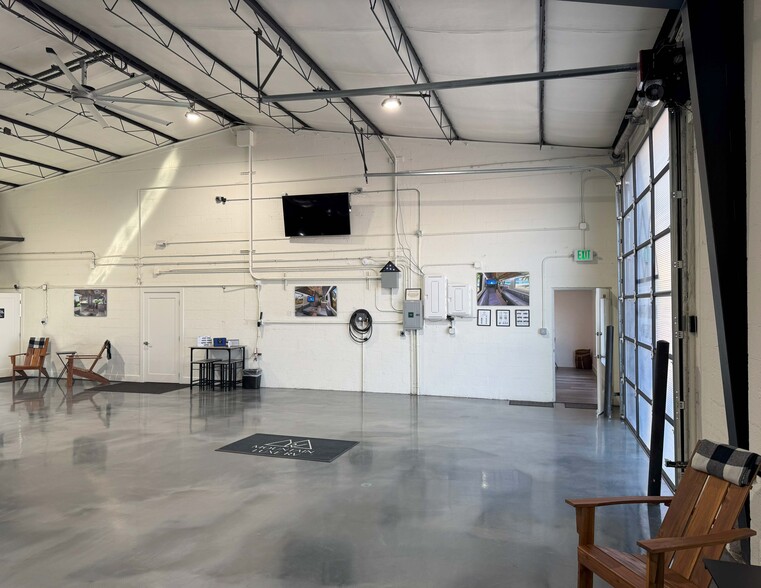 More Photos Of 3600 S Jason St, Englewood Warehouse For Sale