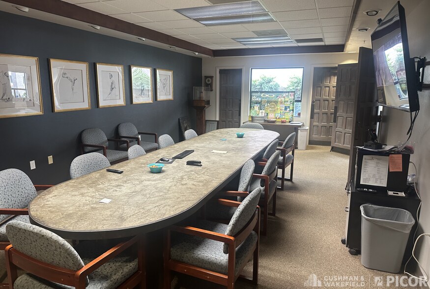 More Photos Of 6450 E Broadway Blvd, Tucson Office For Sale