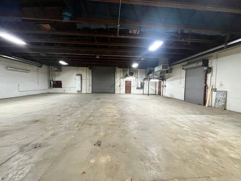 More Photos Of 640 Moasis Dr, Little Chute Warehouse For Sale