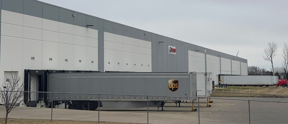 More Photos Of 370 Festal Pl NW, Owatonna Distribution For Lease