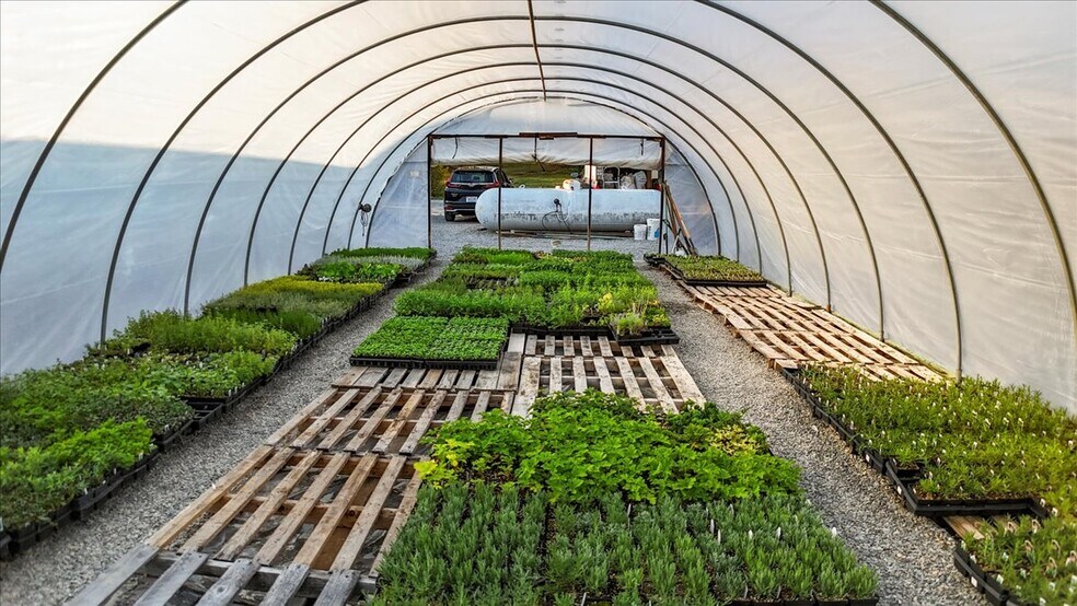 More Photos Of 1356 Coopers Cove Rd, Hardy Specialty For Sale