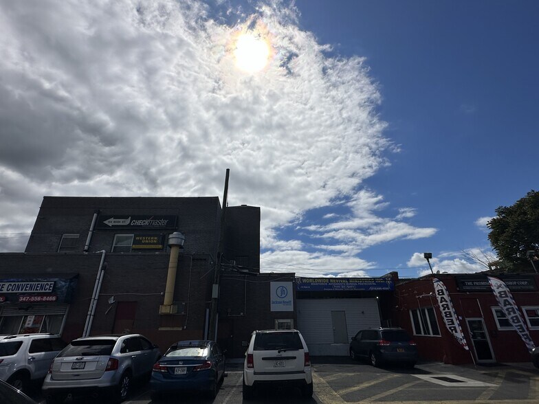 More Photos Of 150-158 Main St, Hempstead General Retail For Sale