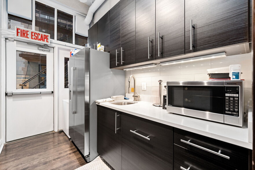 More Photos Of 120 S State St, Chicago Office For Sale