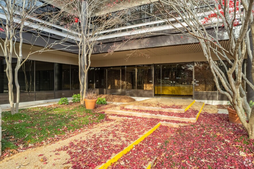 More Photos Of 333 Research Ct, Peachtree Corners Office For Lease