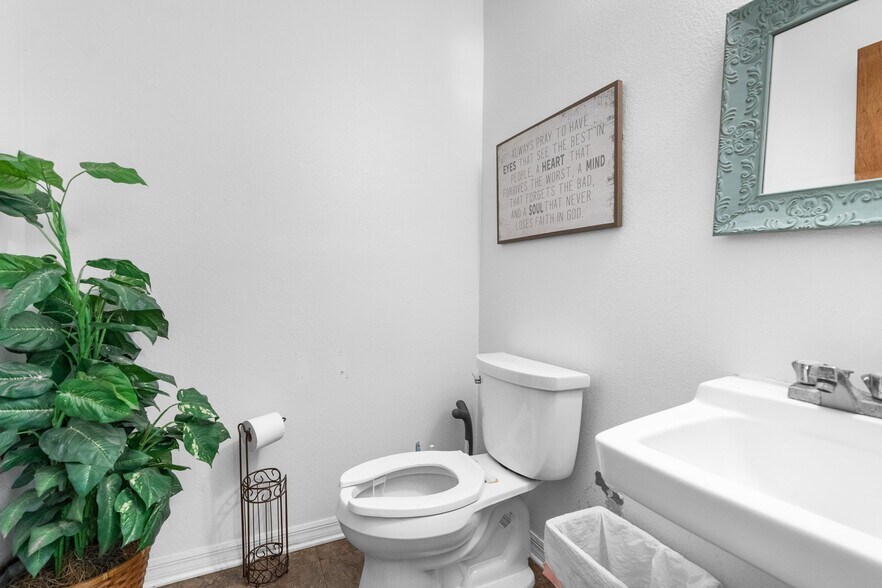 More Photos Of 14231 Old Mission Rd, Dade City Religious Facility For Sale