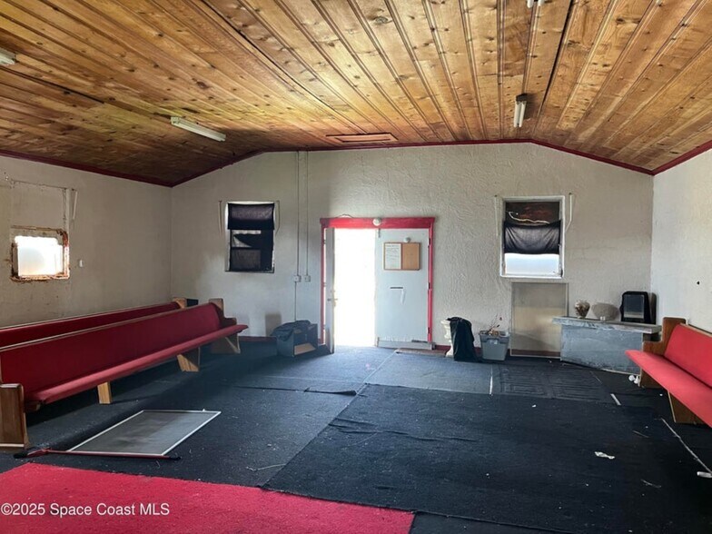 More Photos Of 929 S Deleon Ave, Titusville Specialty For Sale