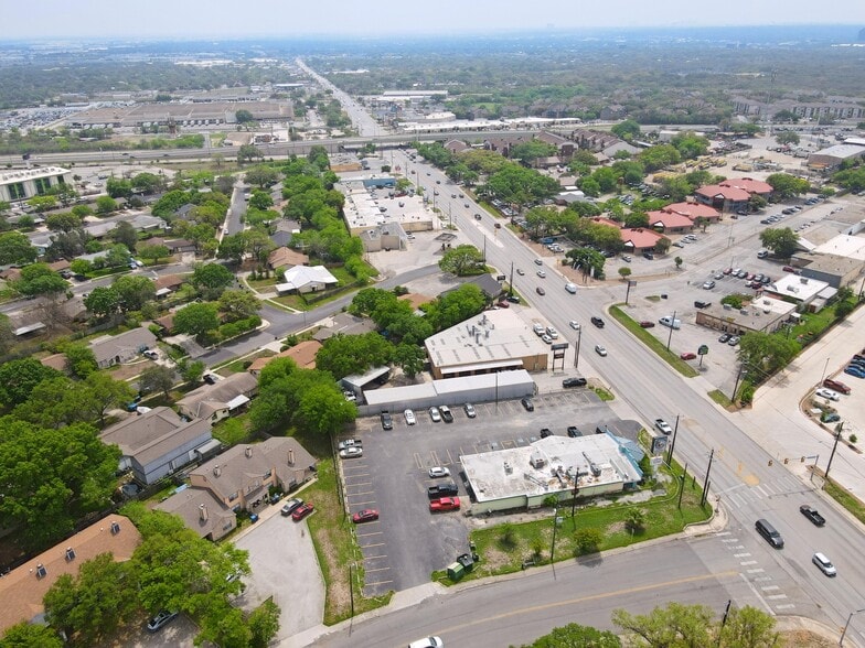 More Photos Of 10930 Perrin Beitel Rd, San Antonio Restaurant For Sale