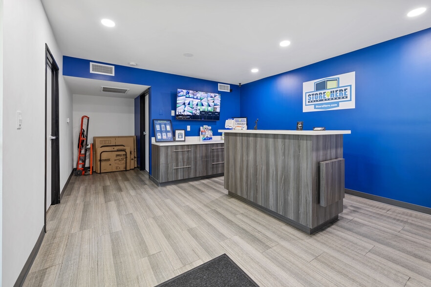 More Photos Of 6129 N 59th Ave, Glendale Self Storage For Sale