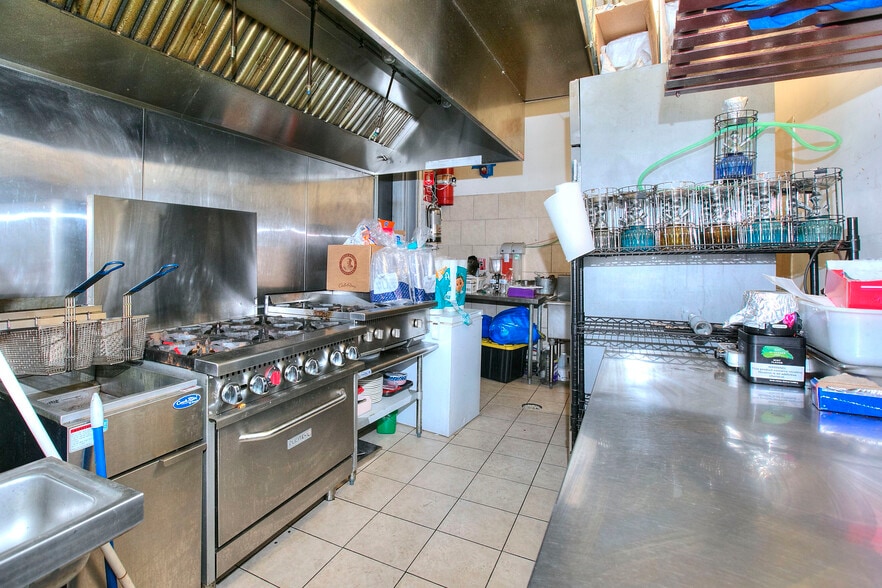 More Photos Of 845 E Main St, Bridgeport Restaurant For Sale