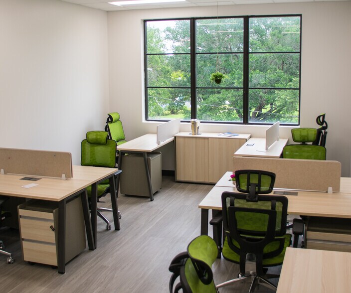 More Photos Of 136 4th St N, Saint Petersburg Coworking Space