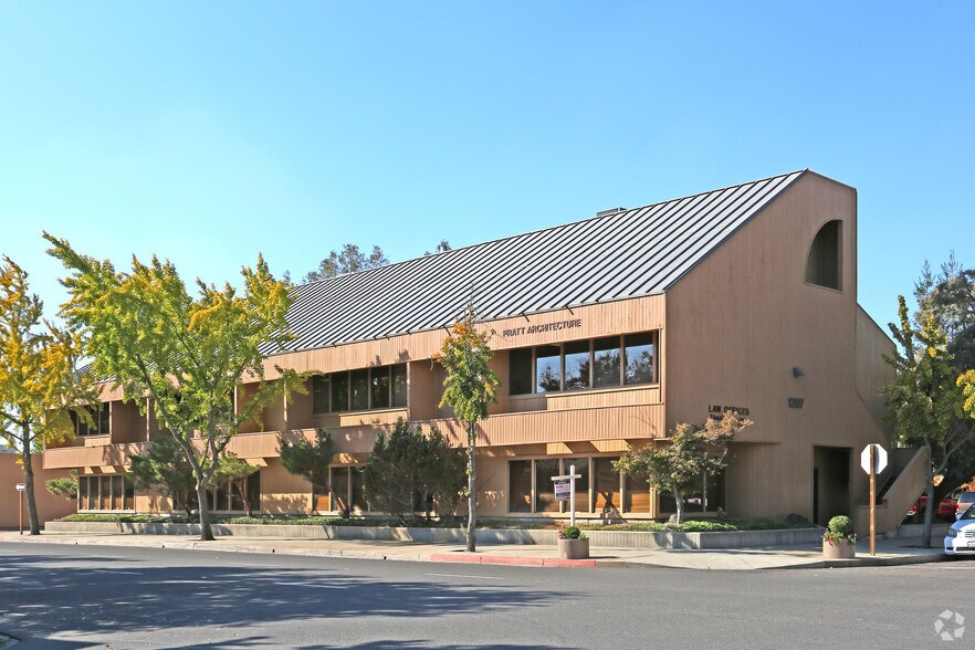 Primary Photo Of 1207 13th St, Modesto Office For Lease