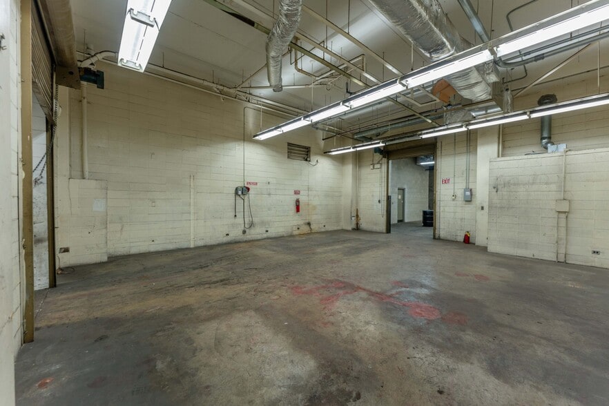 More Photos Of 917 Kokea St, Honolulu Office For Lease