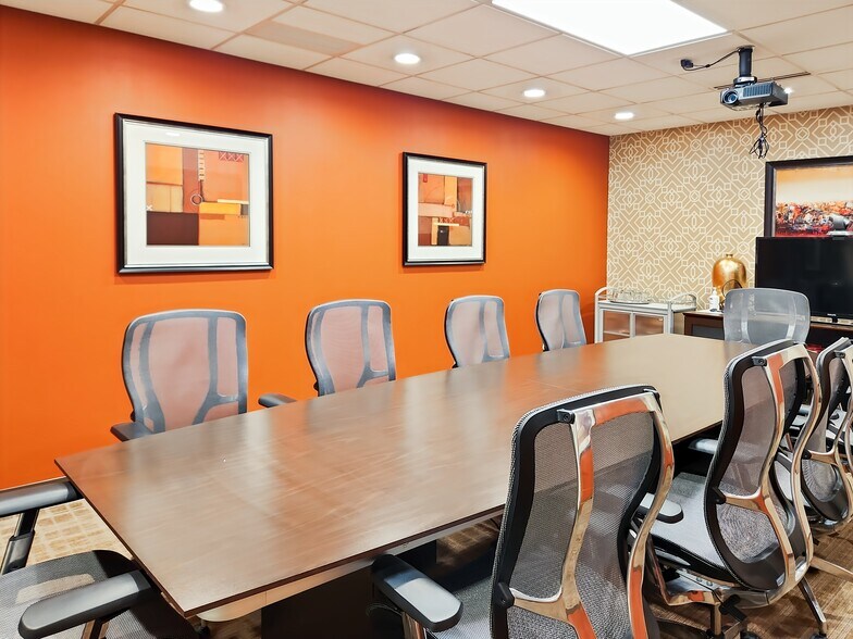 More Photos Of 4321 W College Ave, Appleton Coworking Space