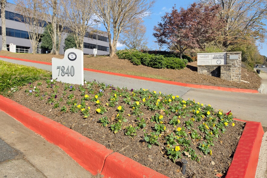 More Photos Of 7840 Roswell Rd, Sandy Springs Unknown For Lease