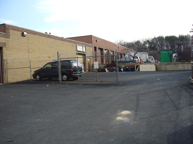 More Photos Of 6718-6728 Industrial Dr, Beltsville Warehouse For Lease