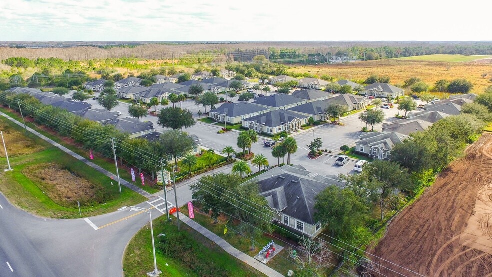 More Photos Of 17900 Hunting Bow Cir, Lutz Office For Lease