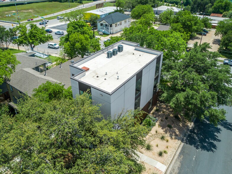 More Photos Of 2208 Lake Austin Blvd, Austin Office Residential For Sale
