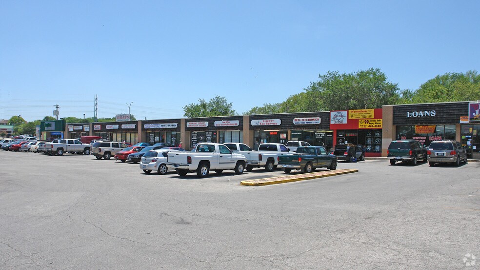 More Photos Of 6538 S Congress Ave, Austin Unknown For Lease