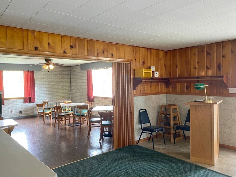 More Photos Of 1640 W US-2, Crystal Falls Restaurant For Sale