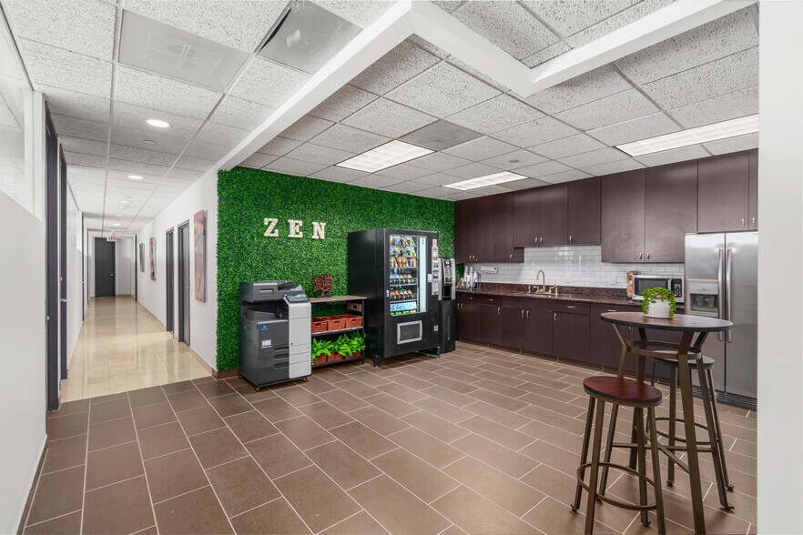 More Photos Of 1 E Broward Blvd, Fort Lauderdale Coworking Space