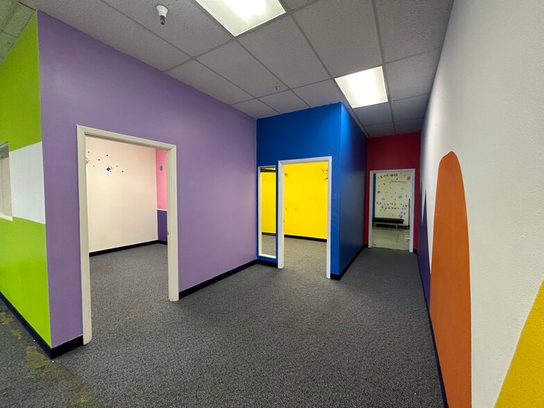 More Photos Of 1107 E Bell Rd, Phoenix Unknown For Sale