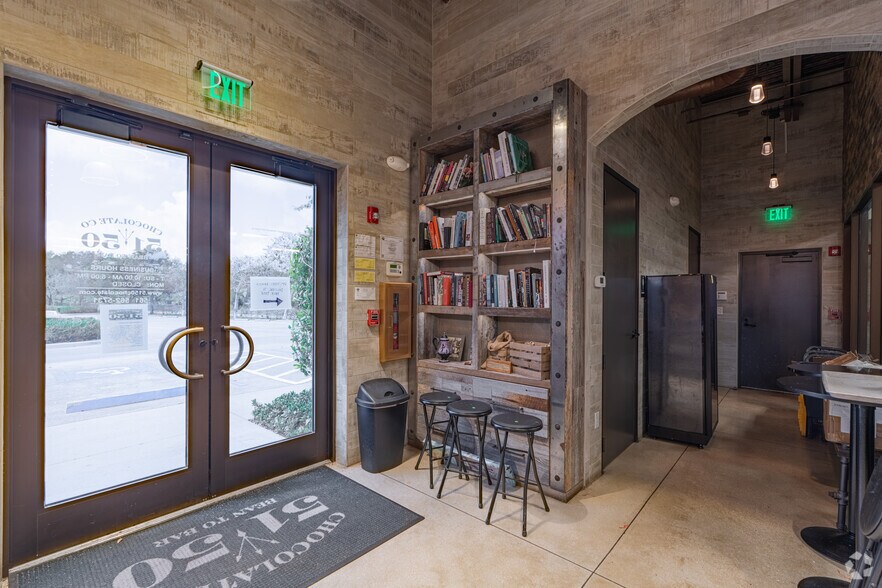 More Photos Of 1010 NE 5th Ave, Delray Beach General Retail For Sale