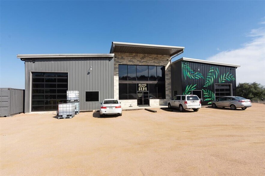 Primary Photo Of 231 Frog Pond Ln, Dripping Springs General Retail For Sale