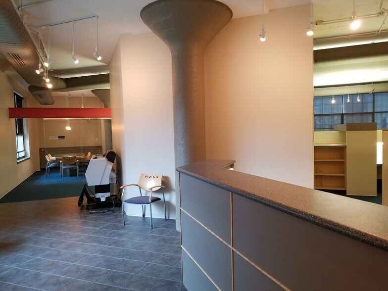 More Photos Of 1230 W Morehead St, Charlotte Loft Creative Space For Lease