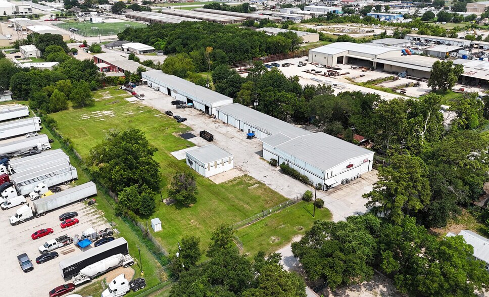 More Photos Of 6741 Satsuma Dr, Houston Warehouse For Sale