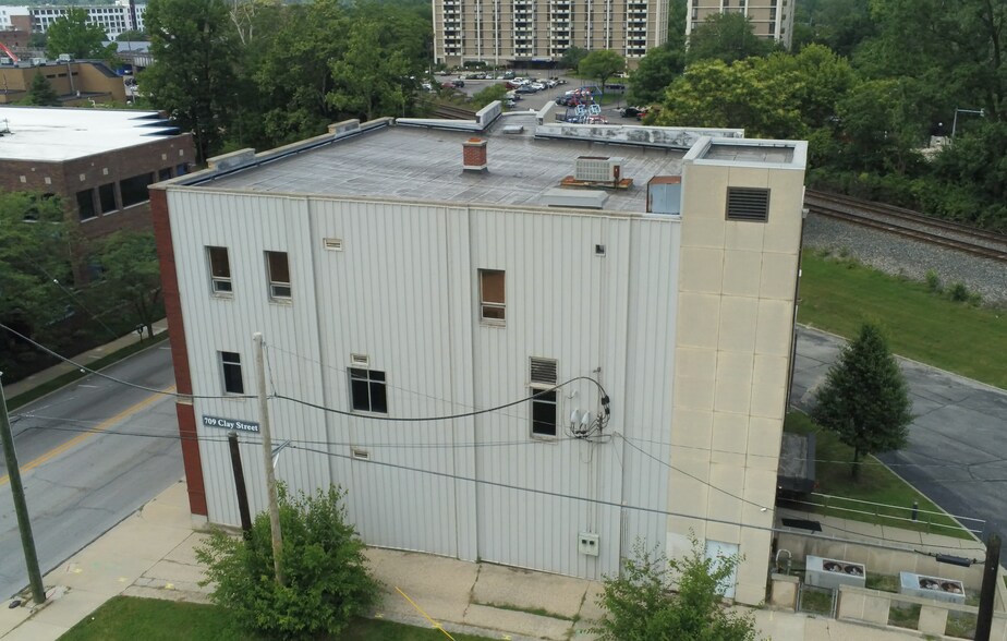 More Photos Of 709 Clay St, Fort Wayne Office Residential For Sale