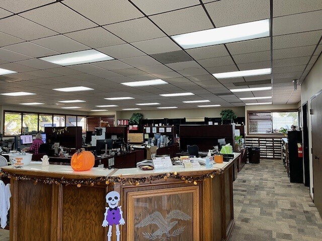 More Photos Of 123 W Highland St, Shawnee Office For Lease