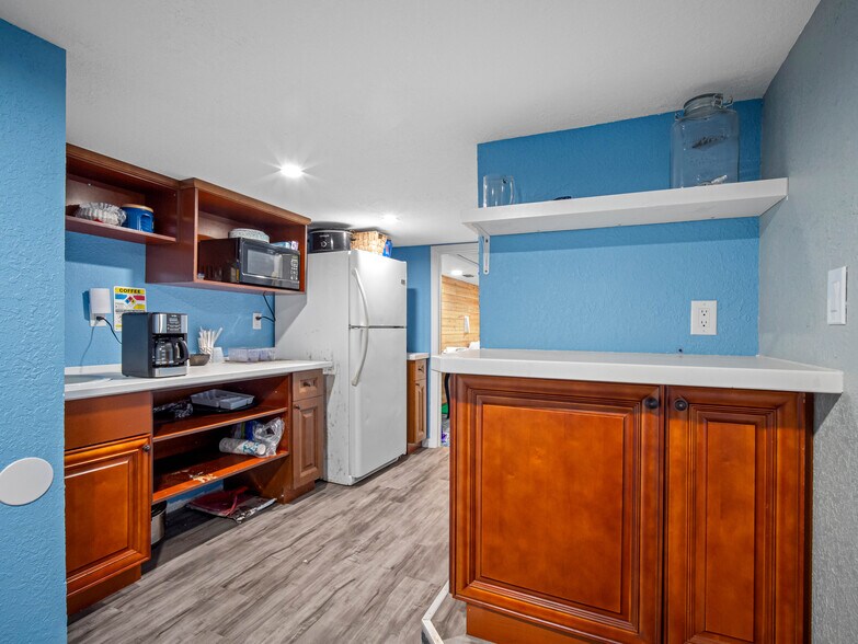 More Photos Of 16299 Cortez Blvd, Brooksville Industrial For Sale