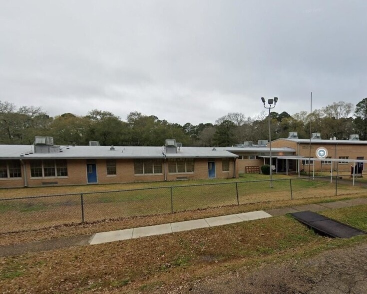 Primary Photo Of 3555 Simpson St, Jackson Schools For Sale