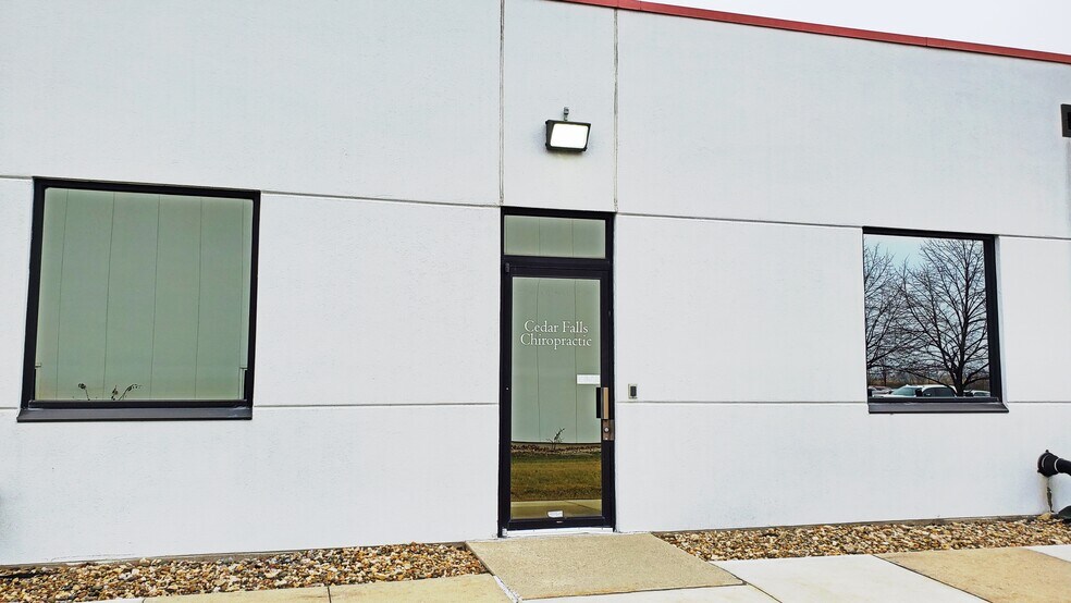 More Photos Of 7103 Chancellor Dr, Cedar Falls Office For Lease