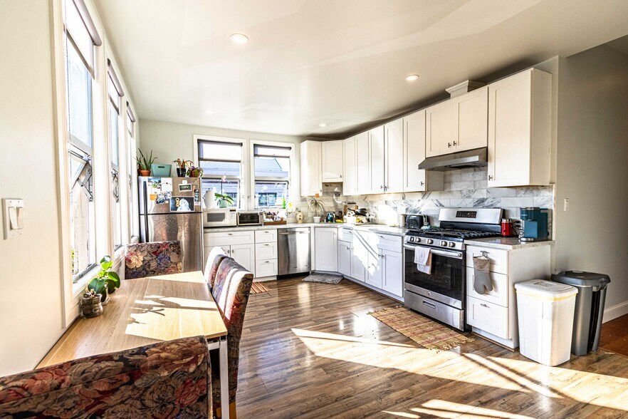 More Photos Of 2543-2545 24th St, San Francisco Storefront Retail Residential For Sale