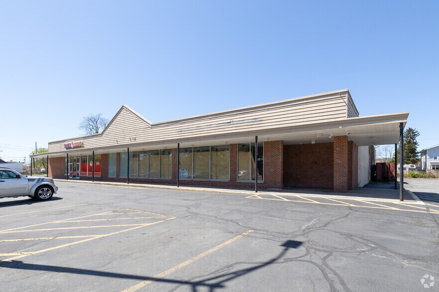 More Photos Of 2609 2nd Ave, Watervliet Freestanding For Lease