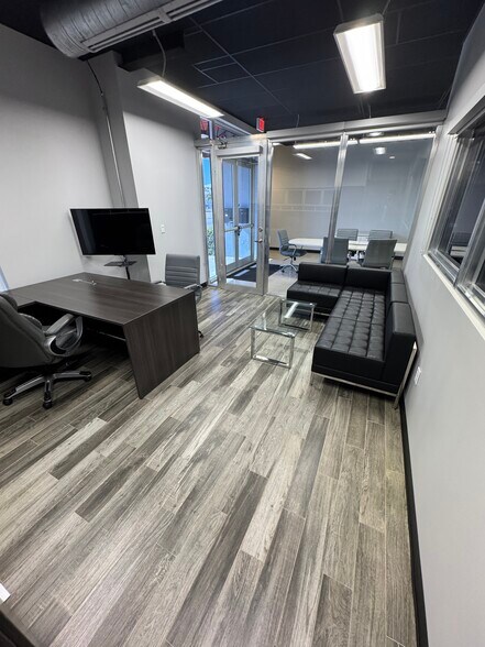 More Photos Of 1921 Pembroke Rd, Hollywood Warehouse For Lease