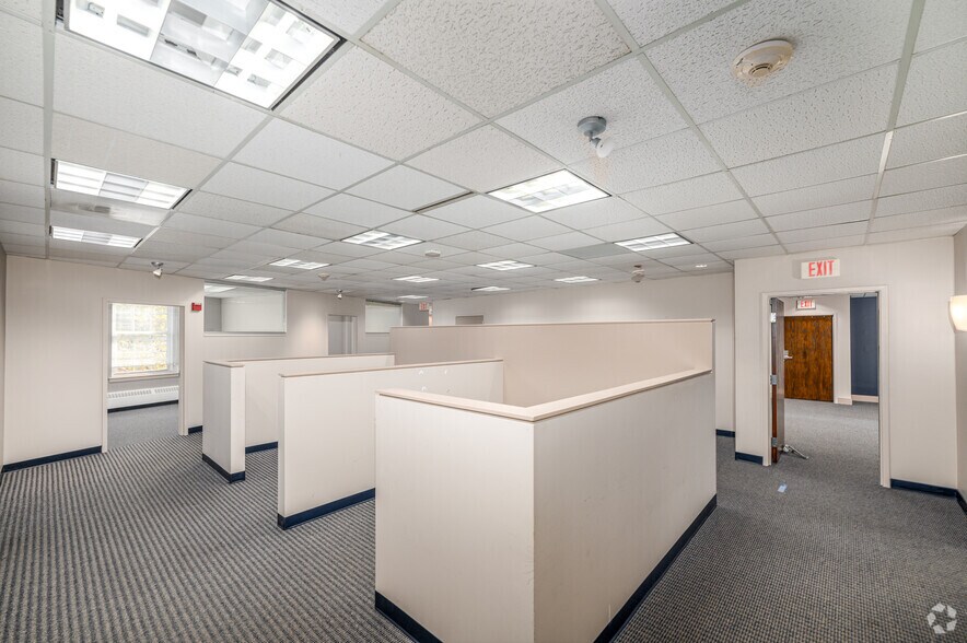 More Photos Of 7220 Wisconsin Ave, Bethesda Medical For Lease