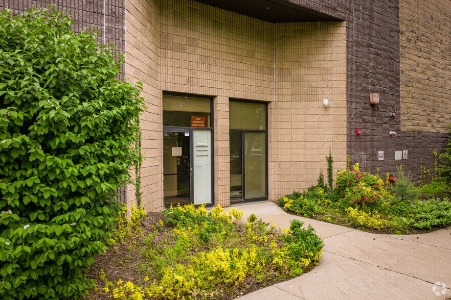 More Photos Of 222 New Rd, Parsippany Light Manufacturing For Lease