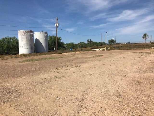 More Photos Of 5215 S Zapata Hwy, Laredo Warehouse For Sale